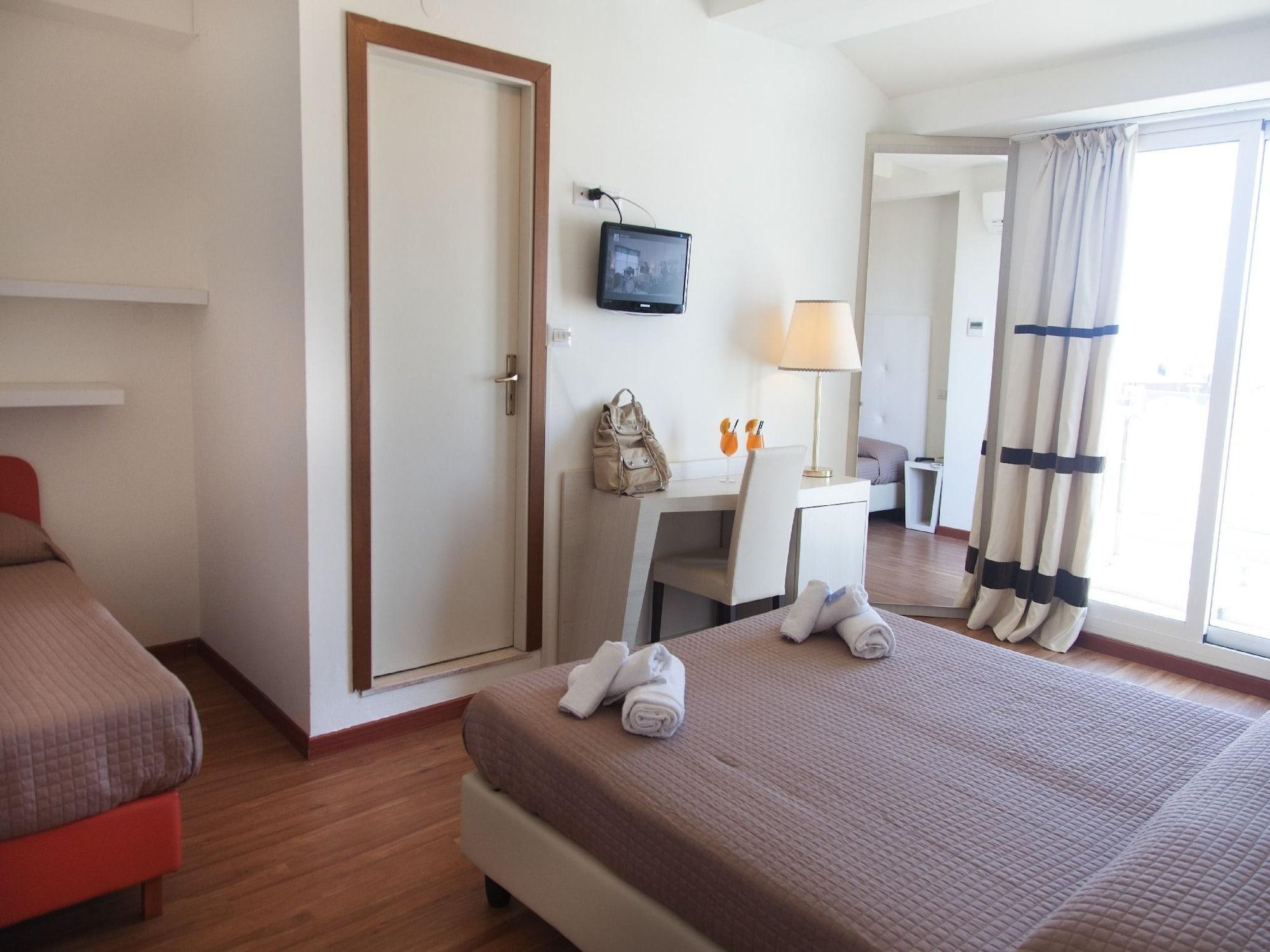 Hotel Riviera Mare Rimini Esterno foto