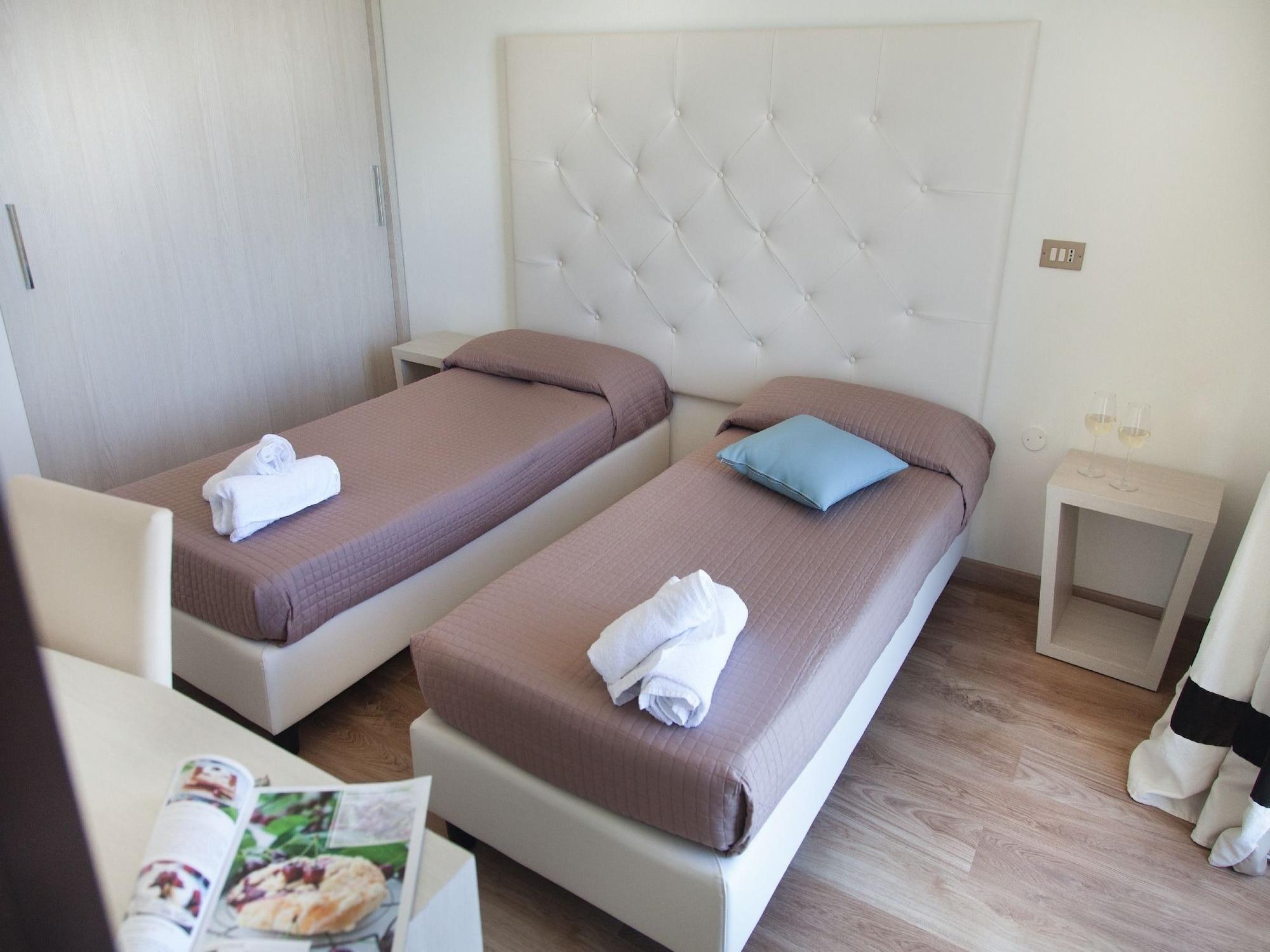 Hotel Riviera Mare Rimini Esterno foto