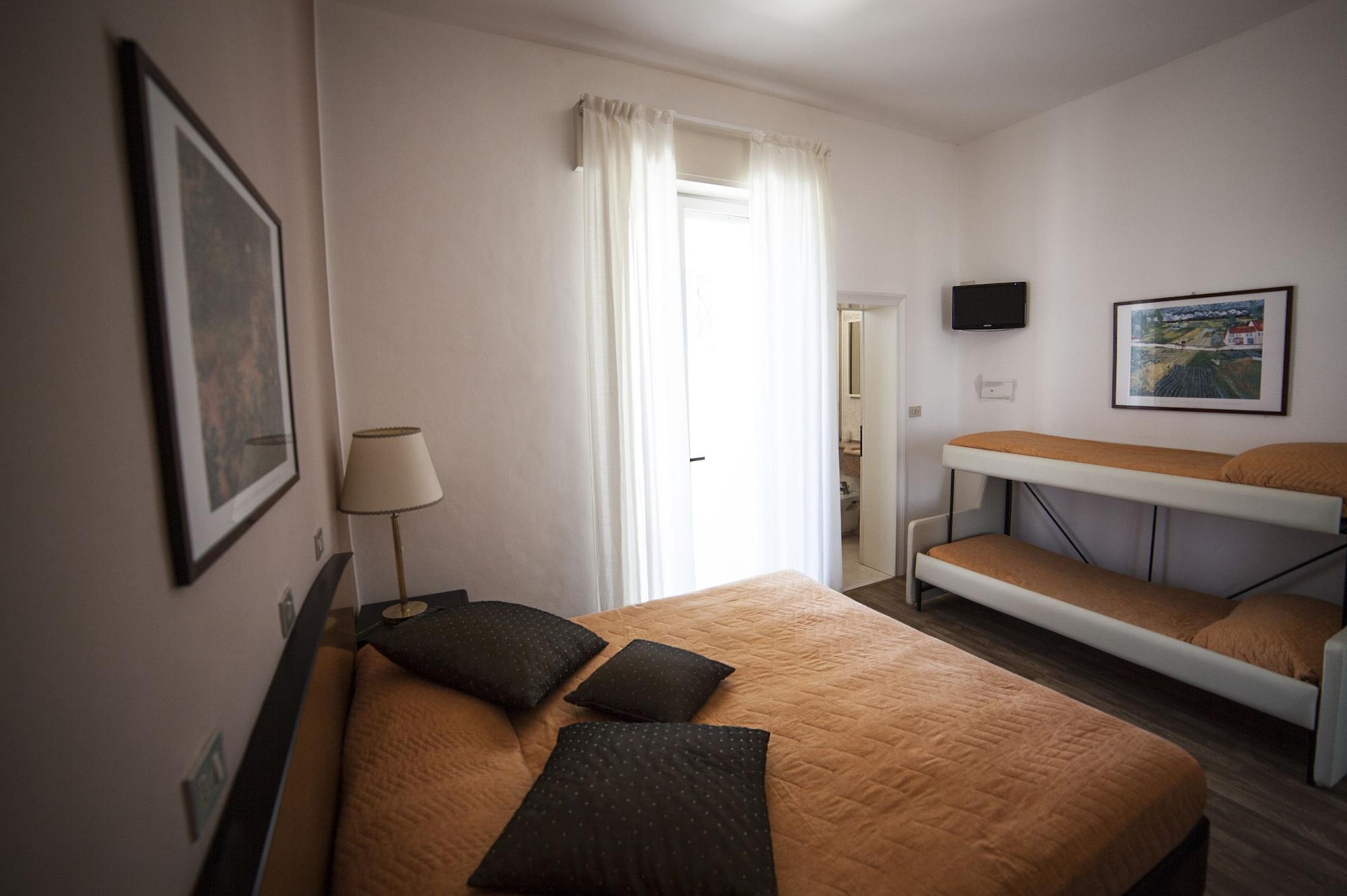 Hotel Riviera Mare Rimini Esterno foto