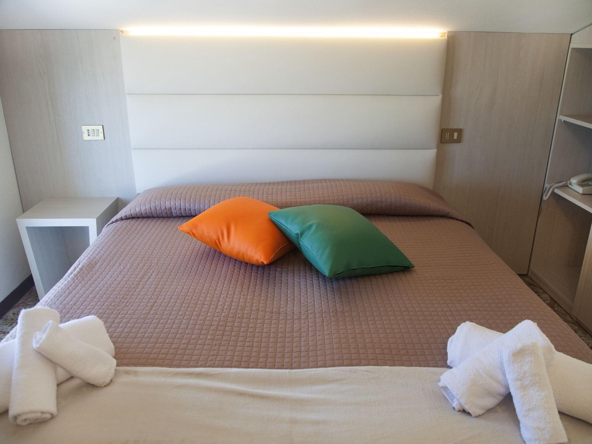 Hotel Riviera Mare Rimini Esterno foto