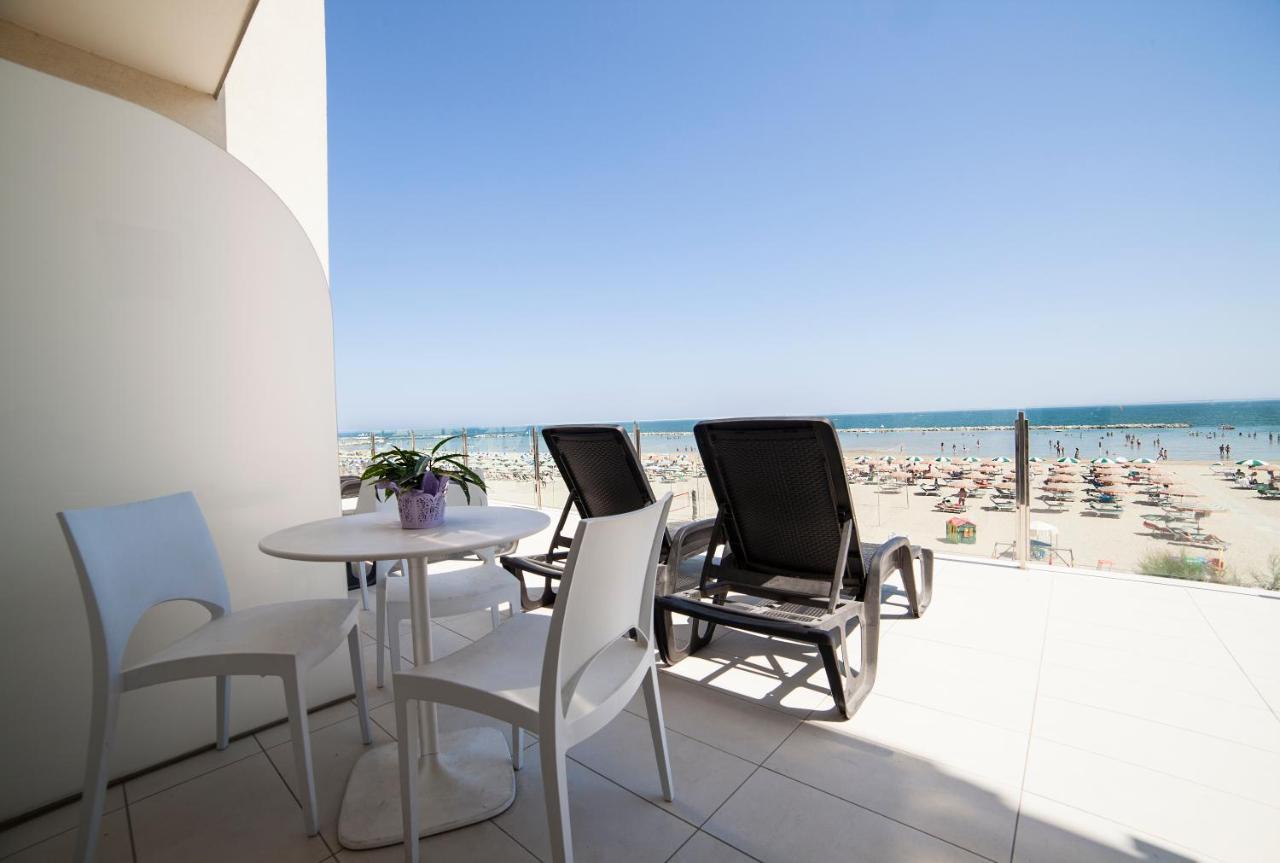 Hotel Riviera Mare Rimini Esterno foto