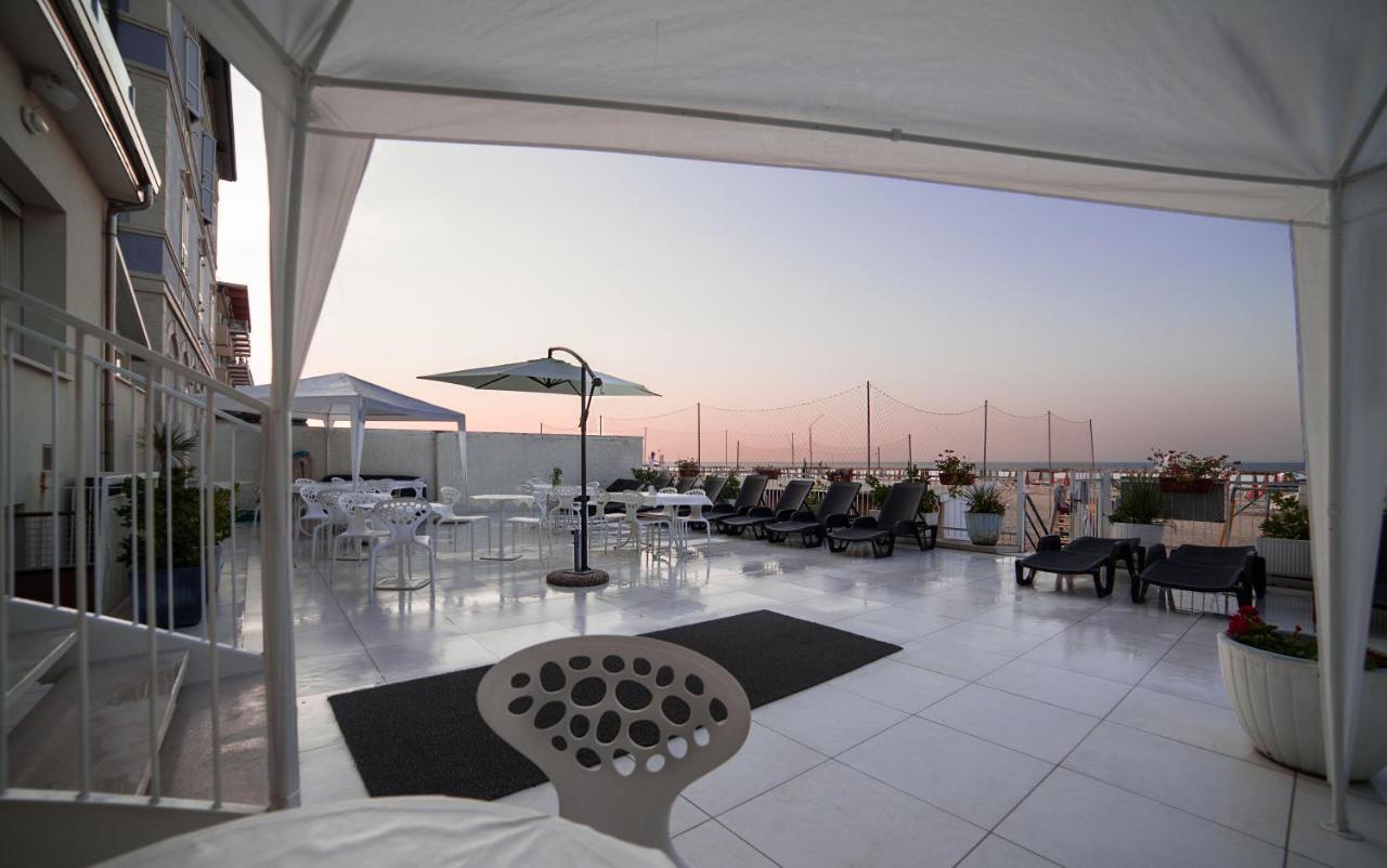 Hotel Riviera Mare Rimini Esterno foto