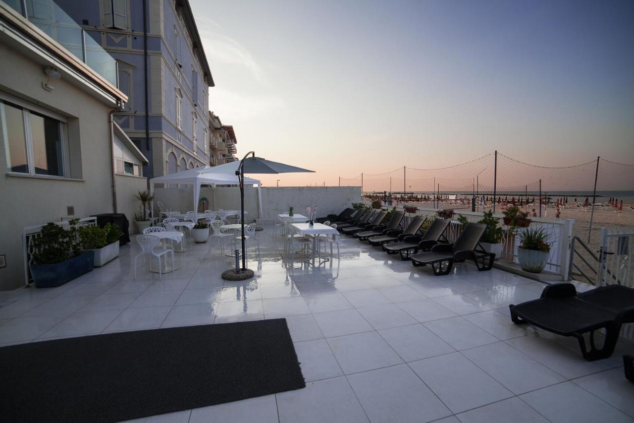 Hotel Riviera Mare Rimini Esterno foto