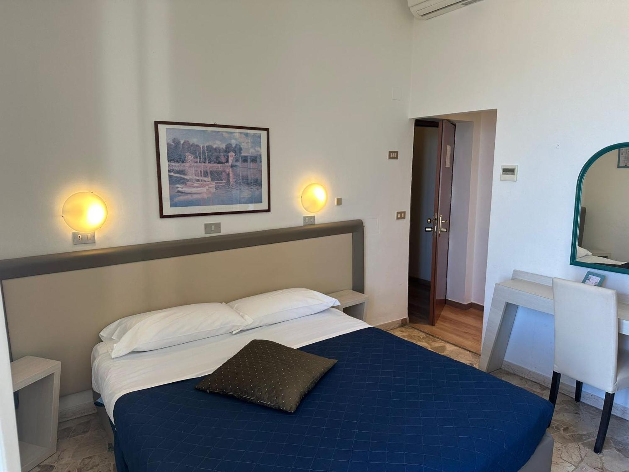 Hotel Riviera Mare Rimini Esterno foto