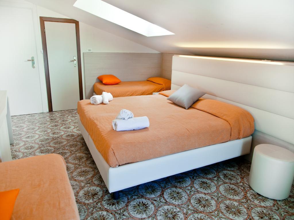 Hotel Riviera Mare Rimini Esterno foto
