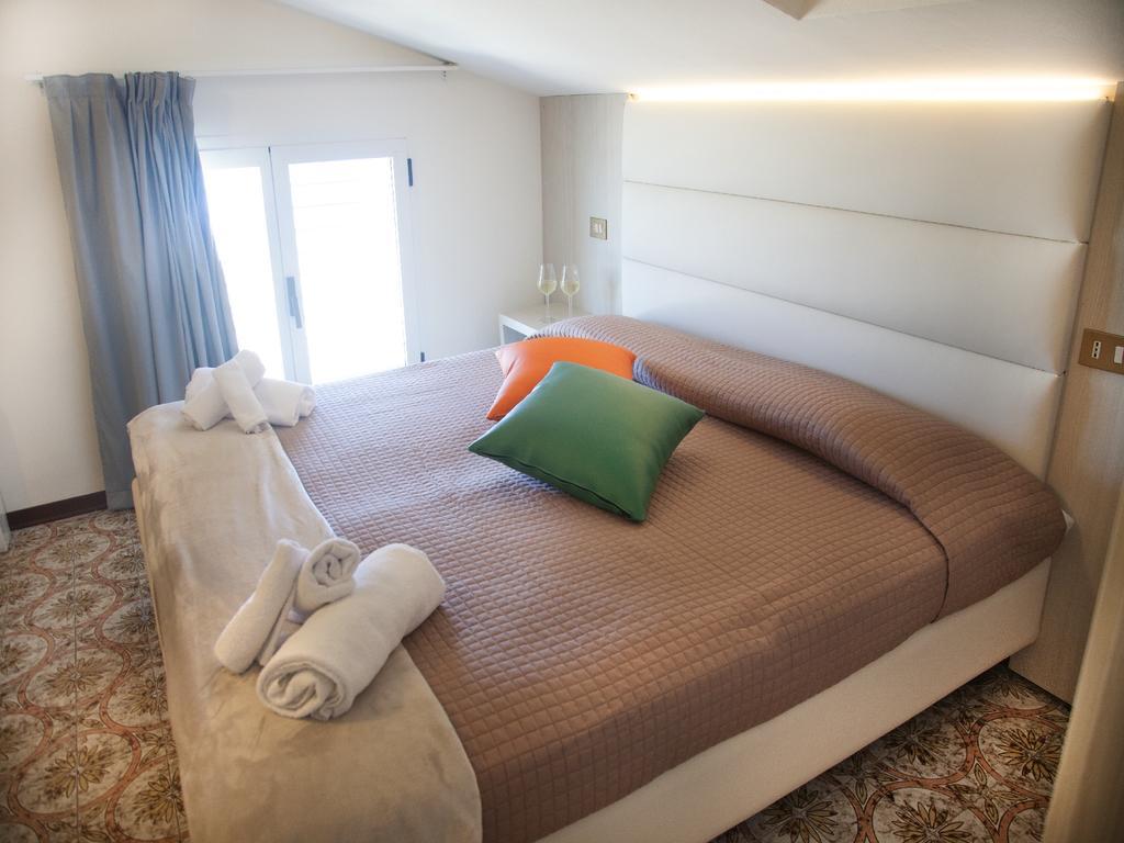 Hotel Riviera Mare Rimini Esterno foto